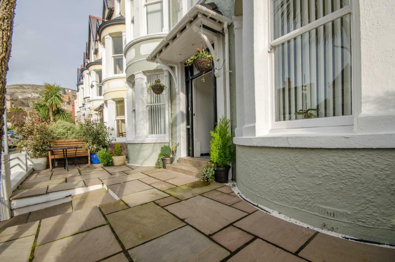 Welsh Cosy Apartments Llandudno Buitenkant foto